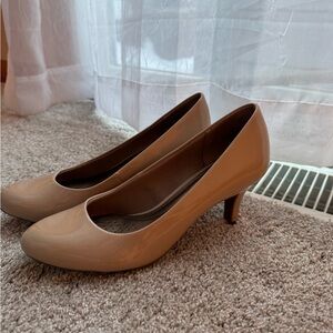 Elegant Tan Women's Pumps